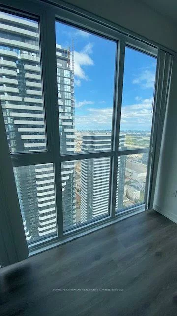 225, Commerce, Vaughan Corporate Centre, Vaughan