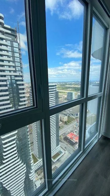 225, Commerce, Vaughan Corporate Centre, Vaughan