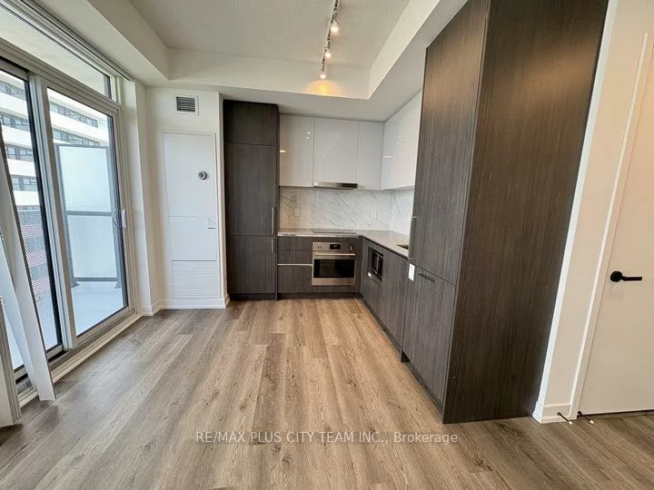 195, Commerce, Vaughan Corporate Centre, Vaughan
