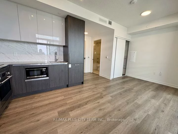 195, Commerce, Vaughan Corporate Centre, Vaughan