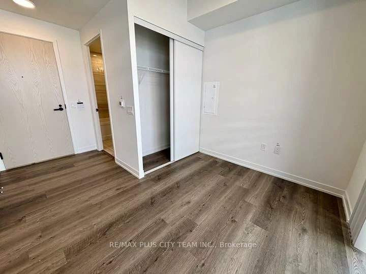 195, Commerce, Vaughan Corporate Centre, Vaughan