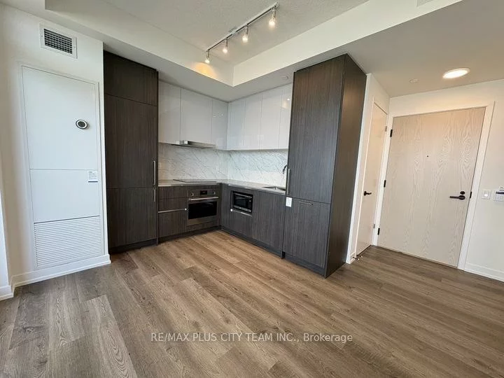 195, Commerce, Vaughan Corporate Centre, Vaughan