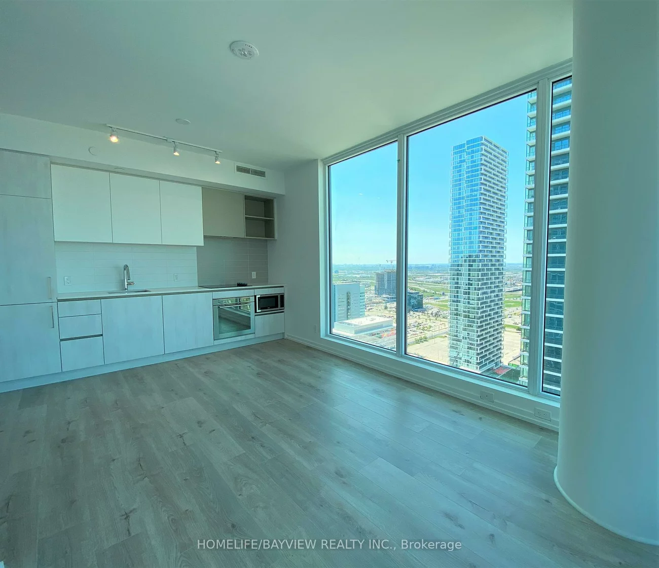 1000, Portage, Vaughan Corporate Centre, Vaughan