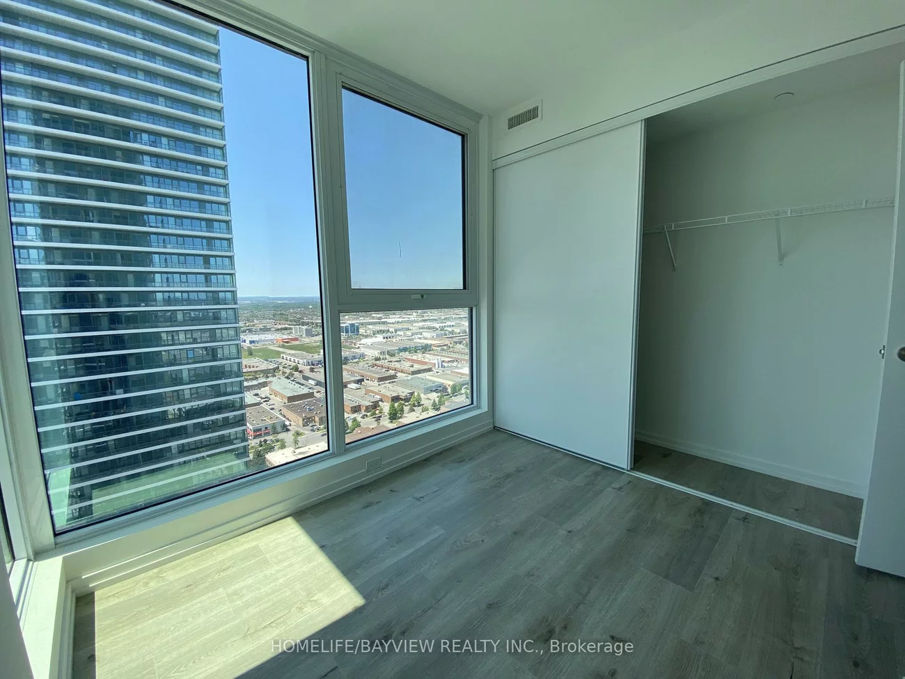 1000, Portage, Vaughan Corporate Centre, Vaughan