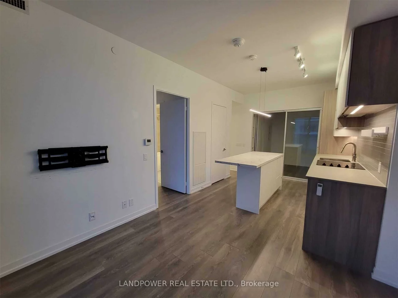 950, Portage, Vaughan Corporate Centre, Vaughan