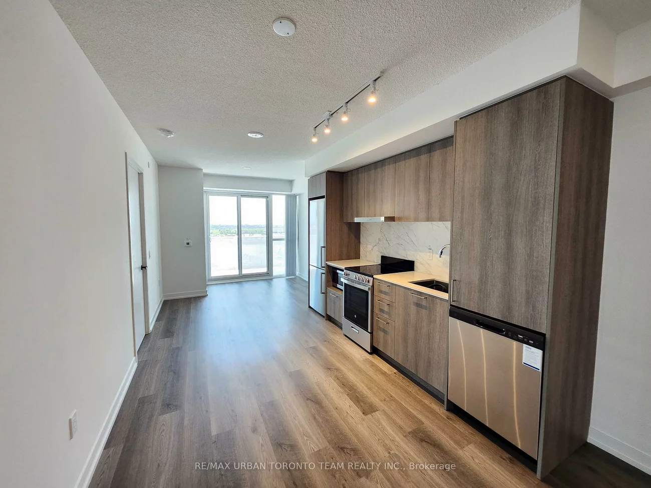 195, Commerce, Vaughan Corporate Centre, Vaughan
