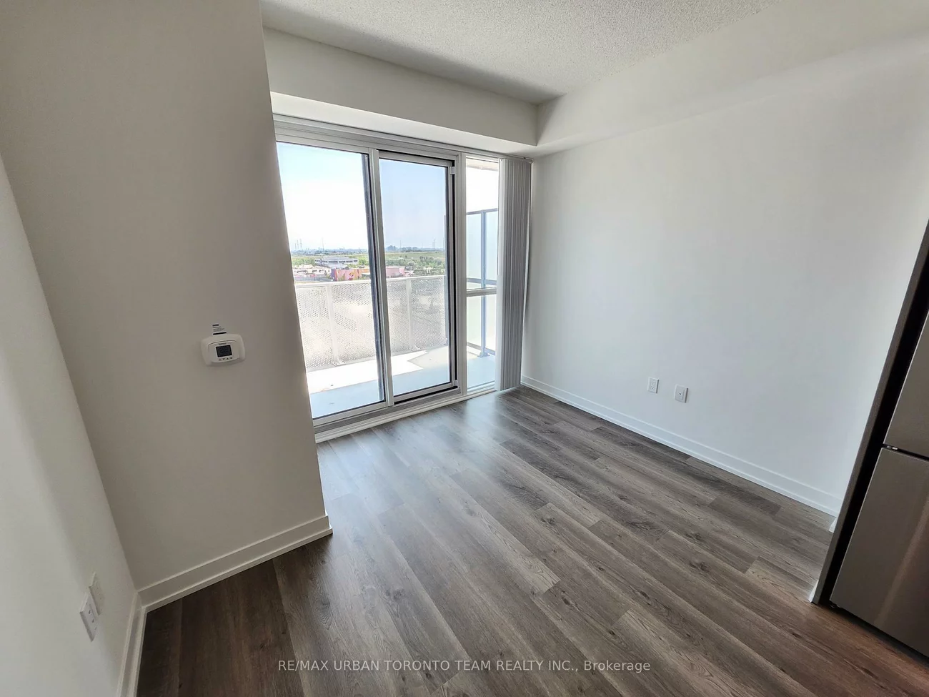 195, Commerce, Vaughan Corporate Centre, Vaughan