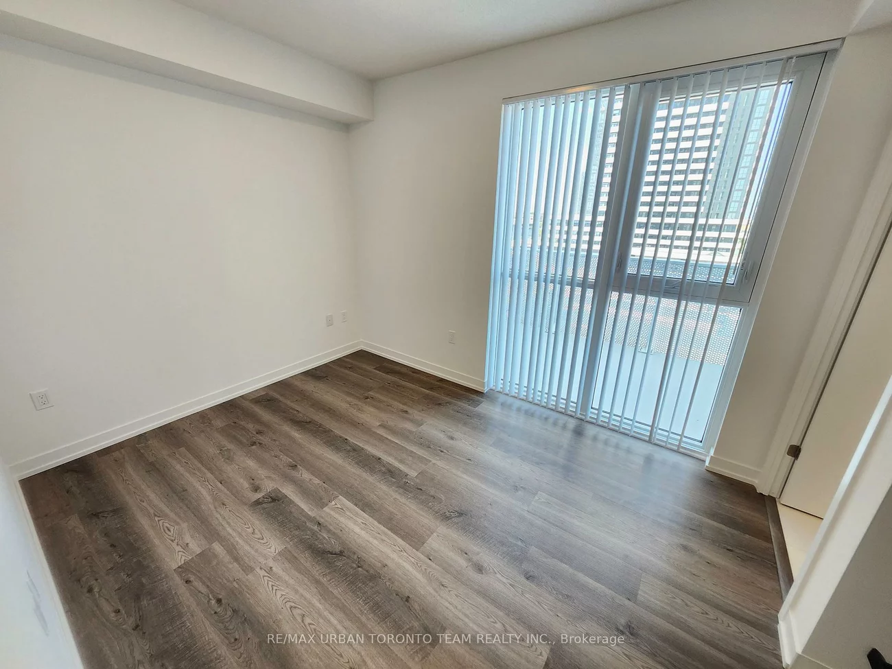 195, Commerce, Vaughan Corporate Centre, Vaughan