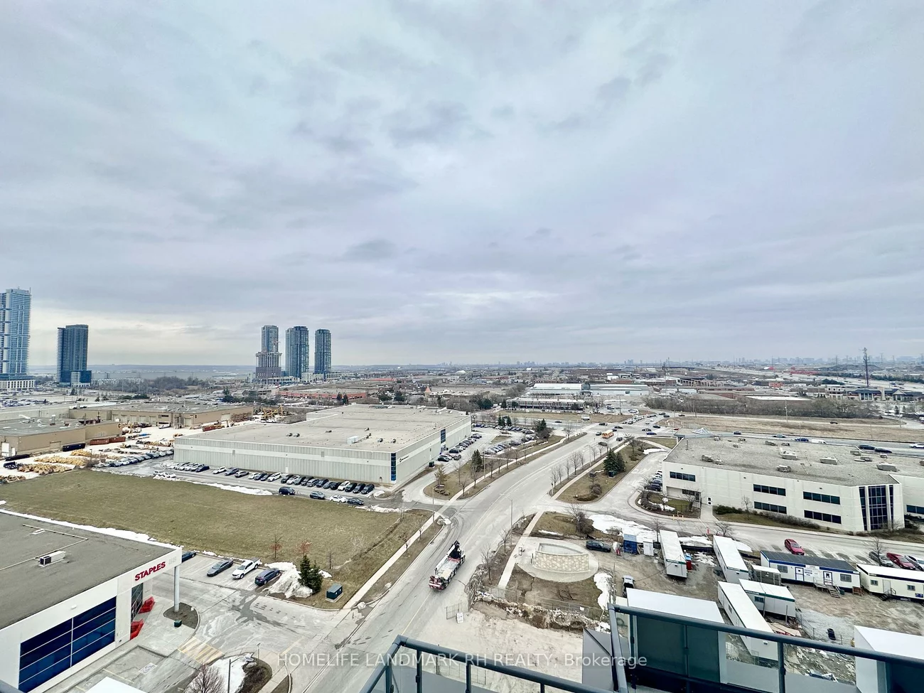 38, Honeycrisp, Vaughan Corporate Centre, Vaughan