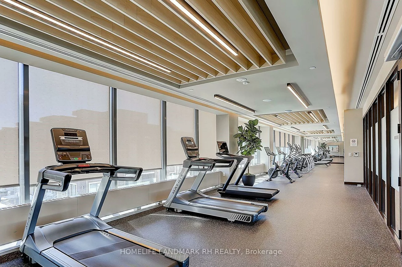 38, Honeycrisp, Vaughan Corporate Centre, Vaughan