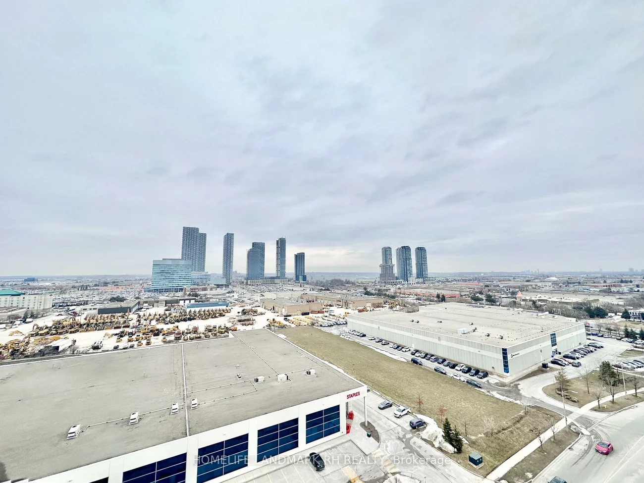38, Honeycrisp, Vaughan Corporate Centre, Vaughan