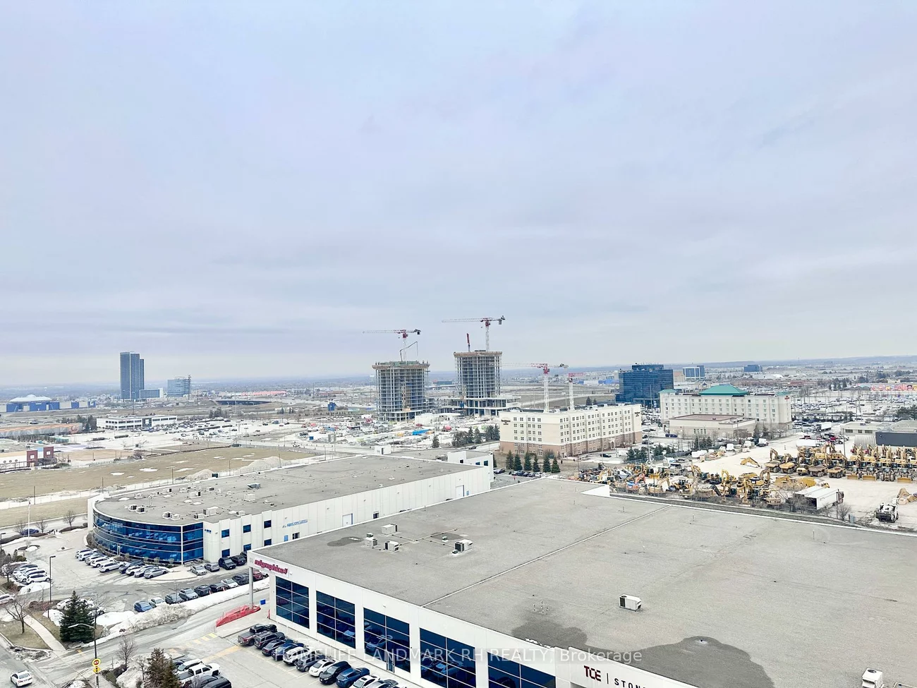 38, Honeycrisp, Vaughan Corporate Centre, Vaughan