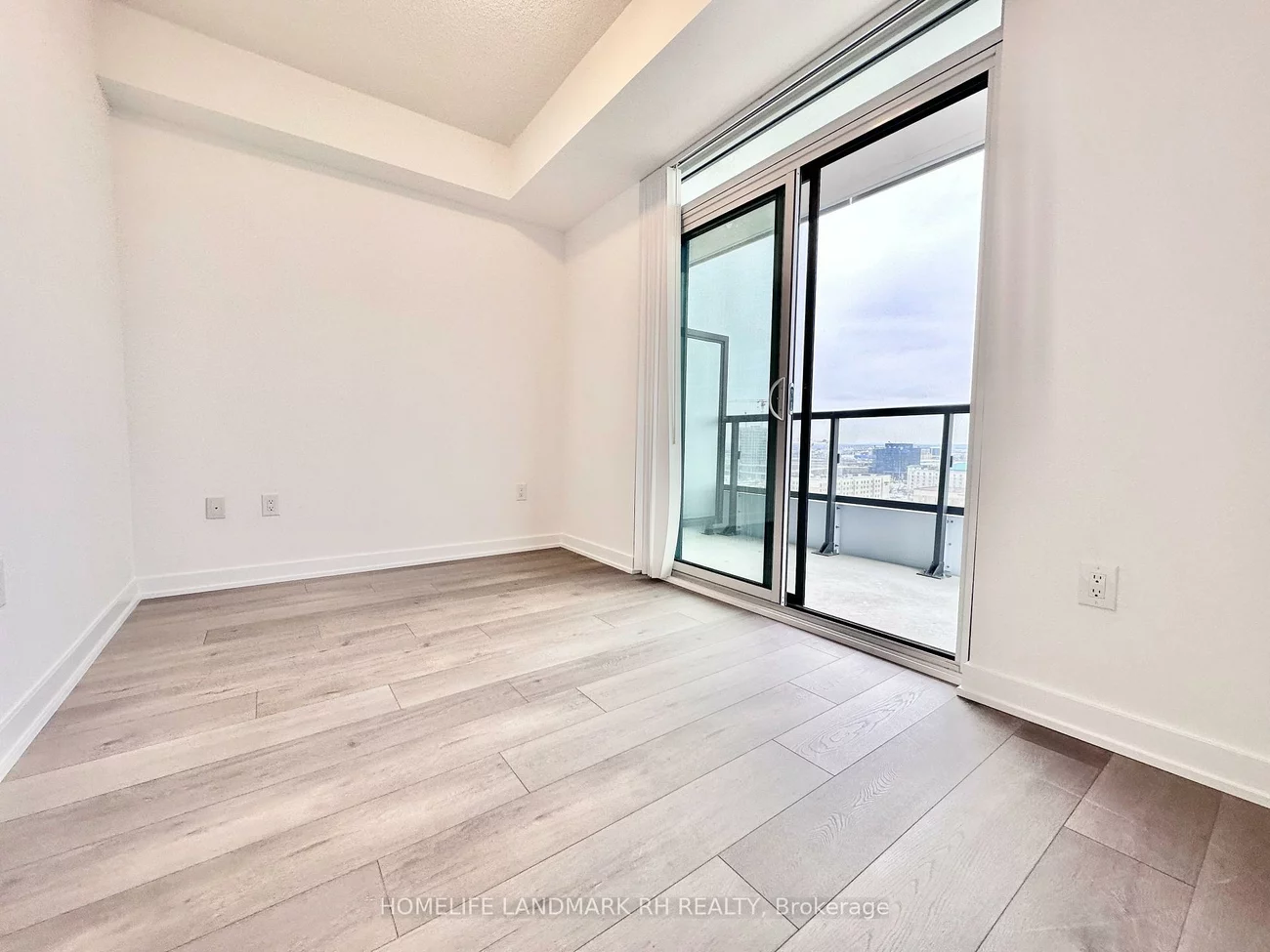 38, Honeycrisp, Vaughan Corporate Centre, Vaughan