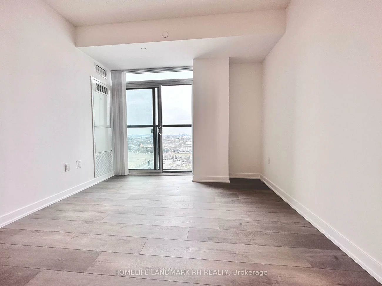 38, Honeycrisp, Vaughan Corporate Centre, Vaughan