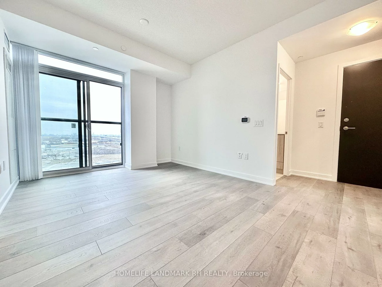 38, Honeycrisp, Vaughan Corporate Centre, Vaughan