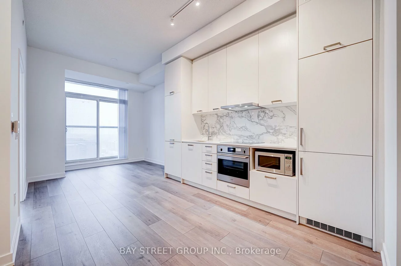 10, Honeycrisp, Vaughan Corporate Centre, Vaughan