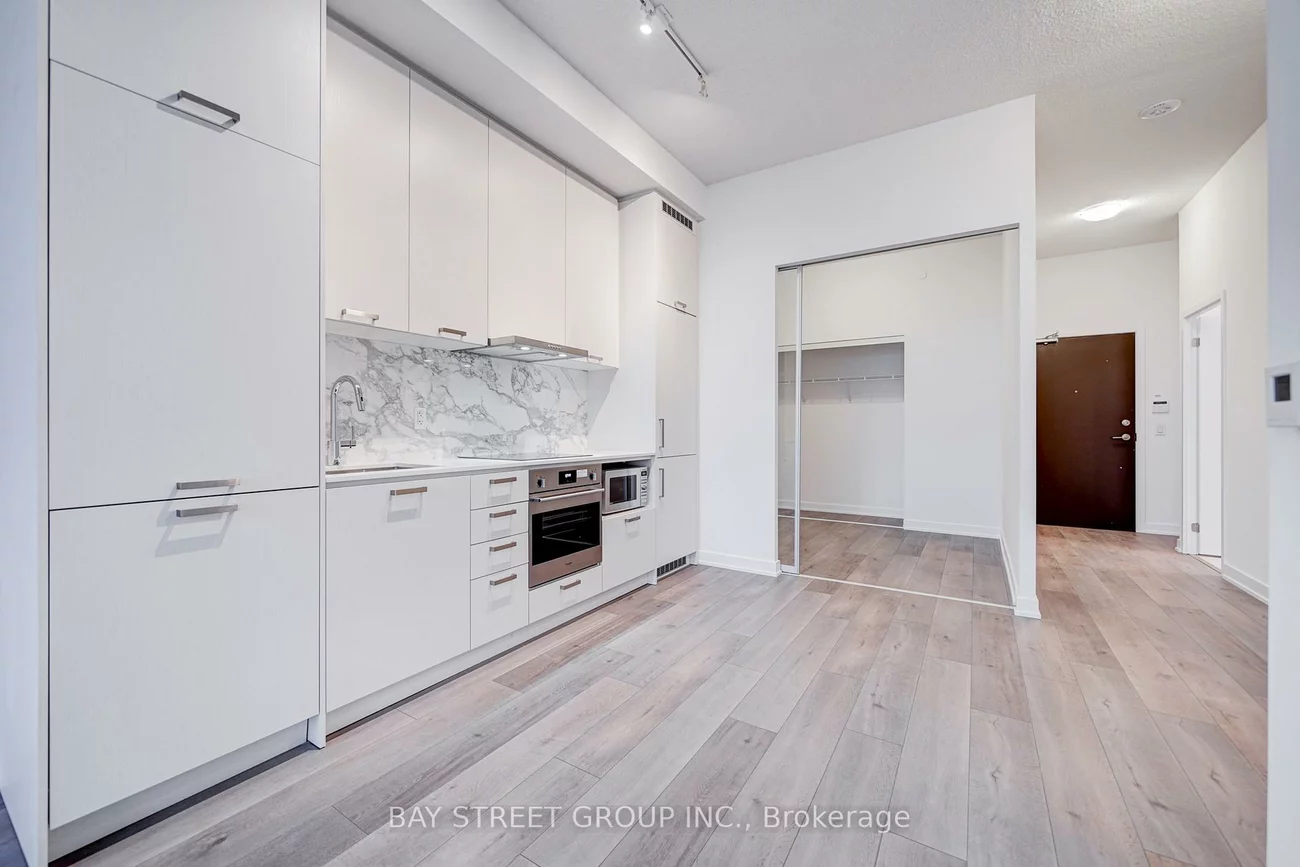 10, Honeycrisp, Vaughan Corporate Centre, Vaughan