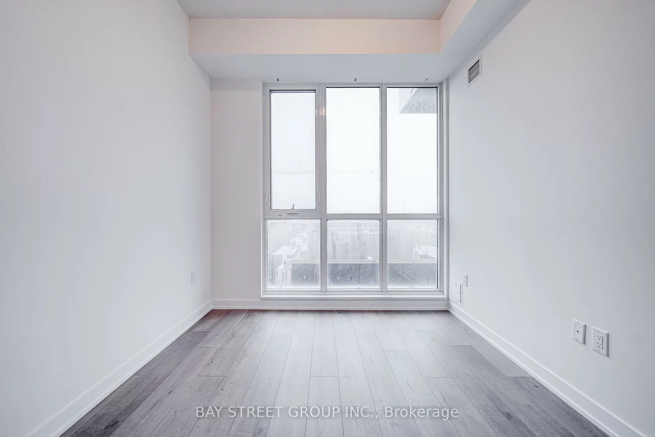 10, Honeycrisp, Vaughan Corporate Centre, Vaughan