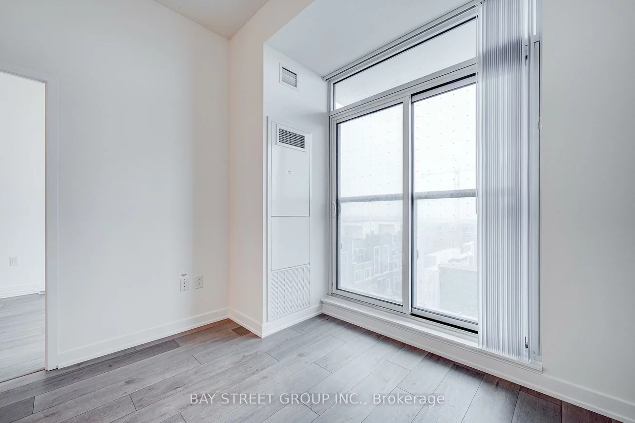 10, Honeycrisp, Vaughan Corporate Centre, Vaughan