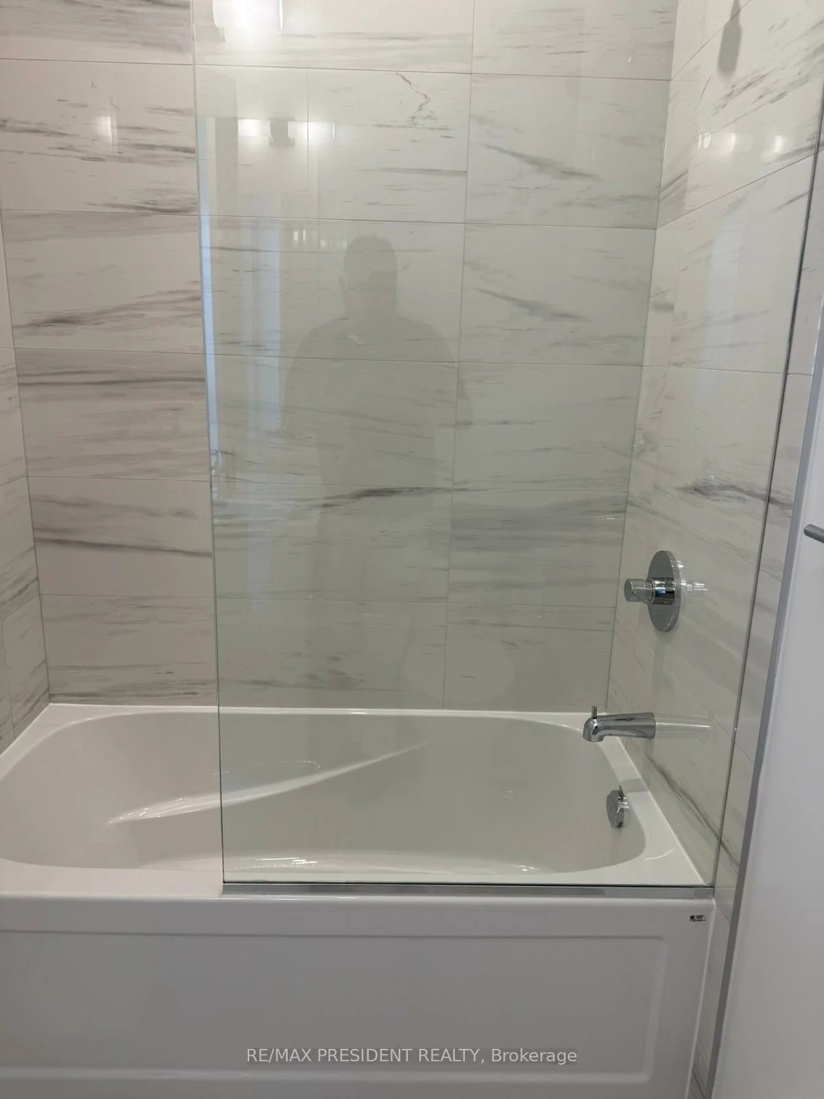 195, Commerce, Vaughan Corporate Centre, Vaughan