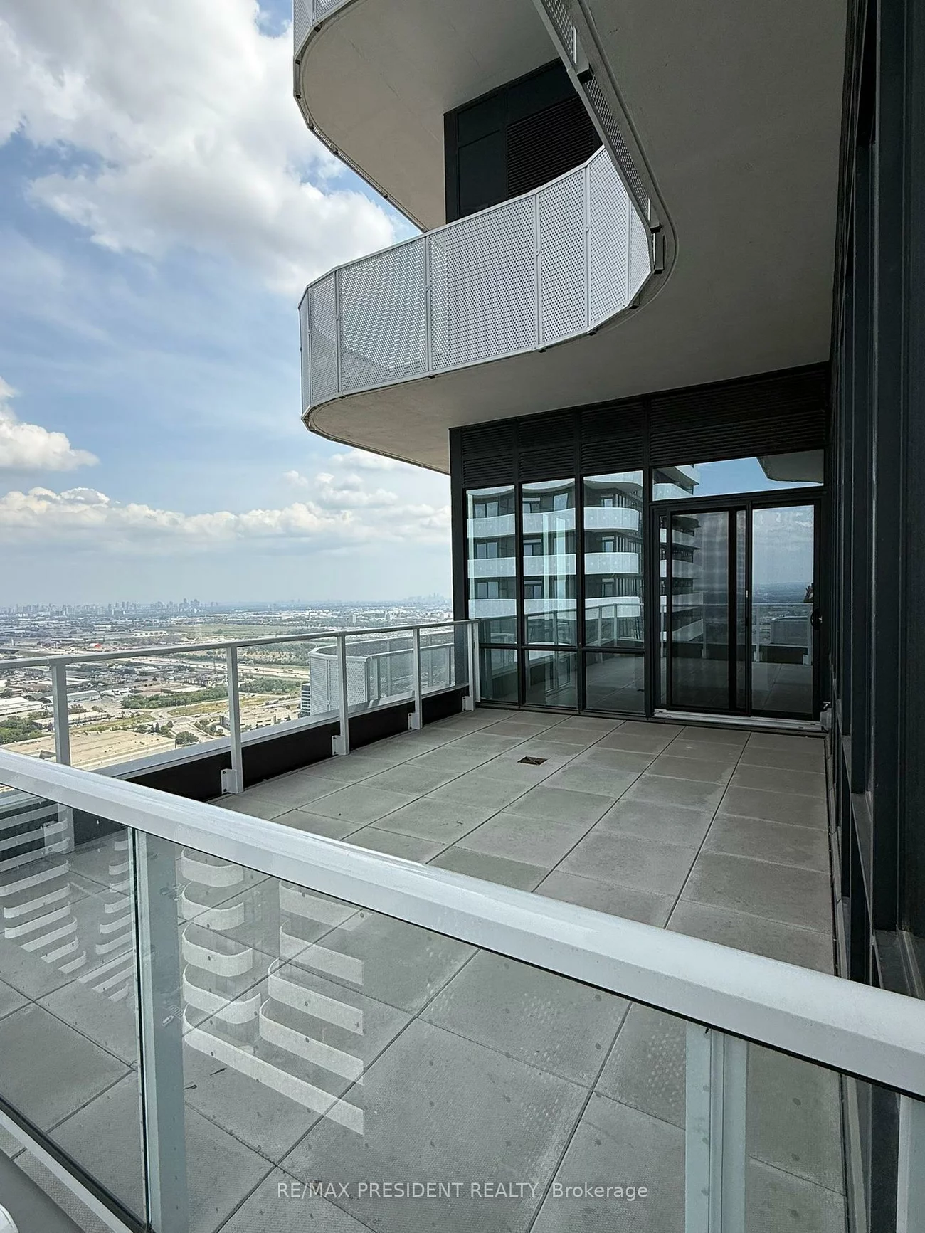 195, Commerce, Vaughan Corporate Centre, Vaughan