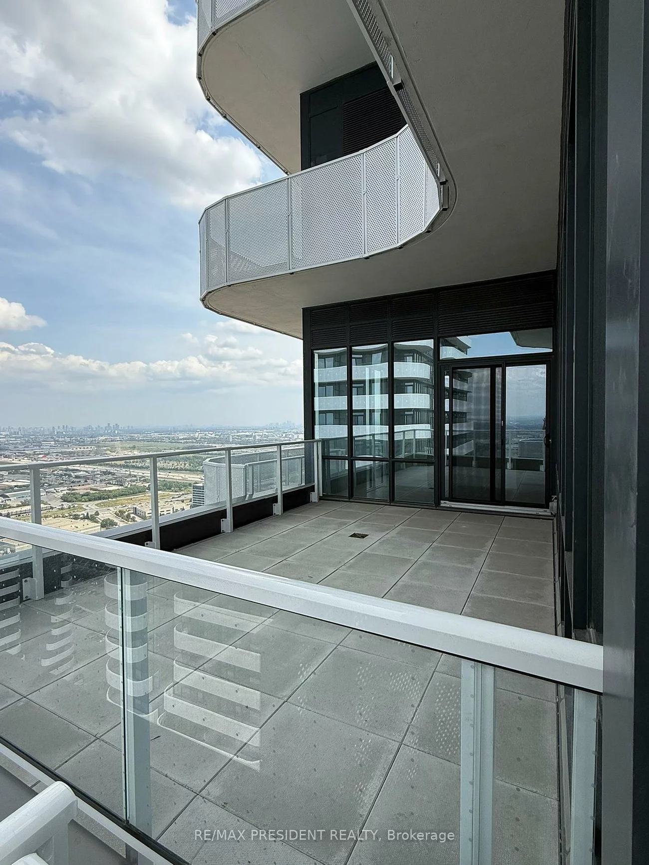 195, Commerce, Vaughan Corporate Centre, Vaughan