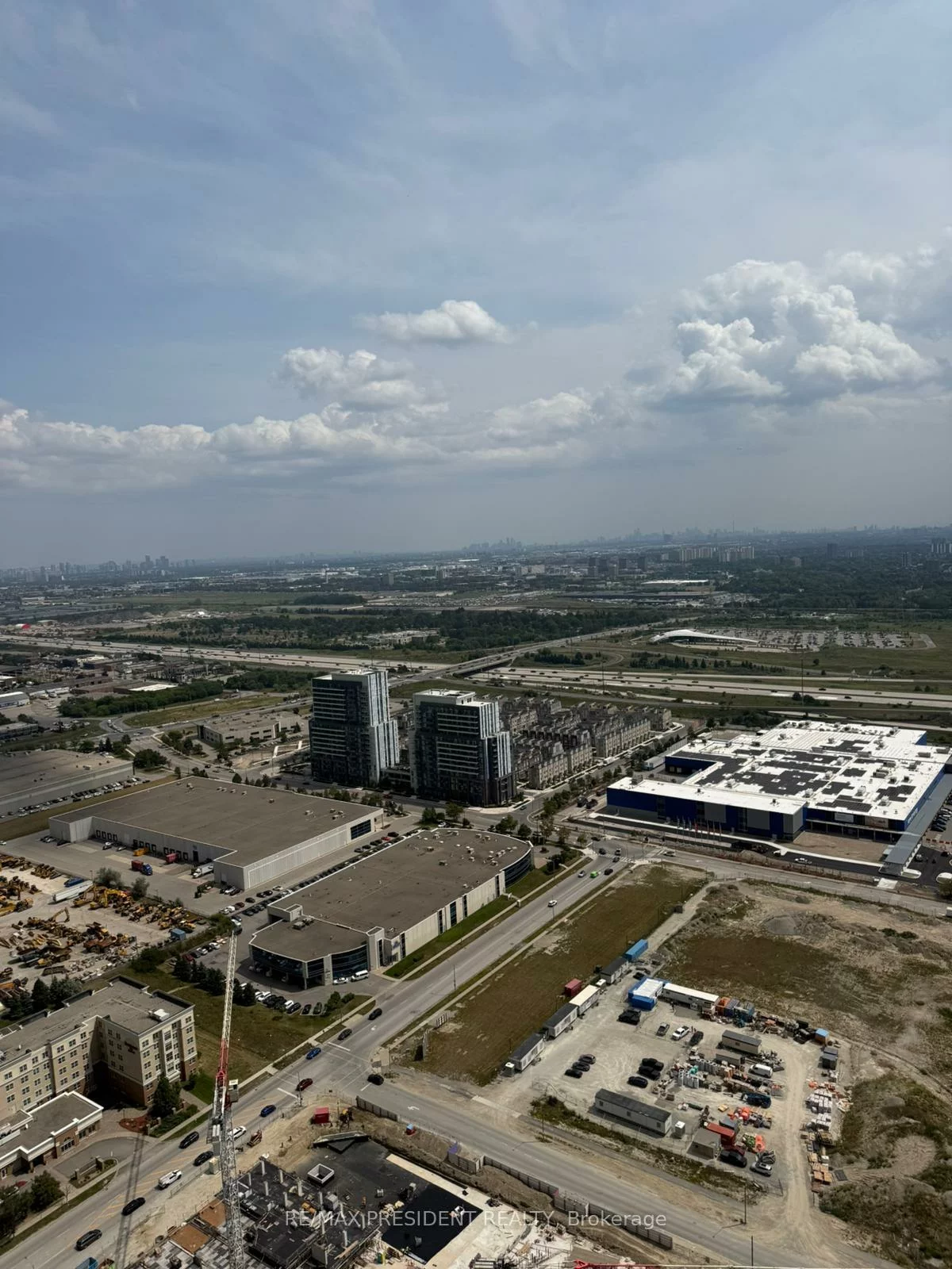 195, Commerce, Vaughan Corporate Centre, Vaughan