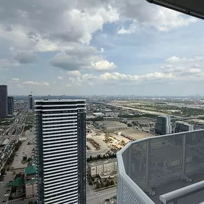 195, Commerce, Vaughan Corporate Centre, Vaughan