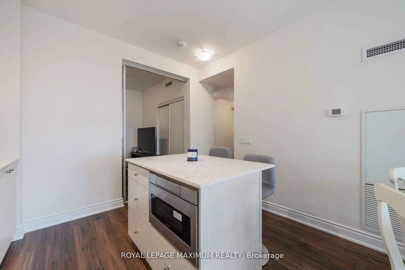 9075, Jane, Concord, Vaughan