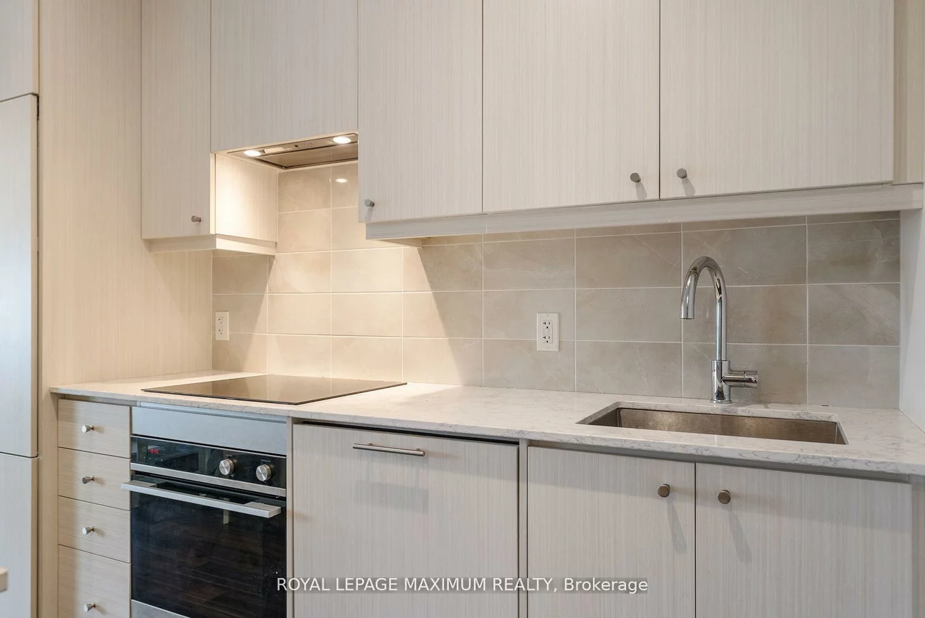9075, Jane, Concord, Vaughan