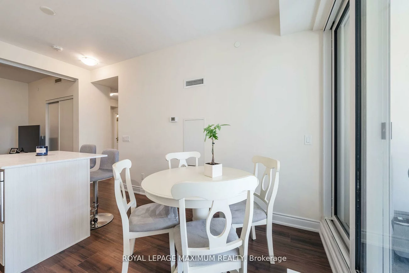 9075, Jane, Concord, Vaughan