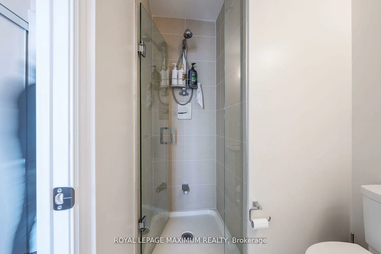 9075, Jane, Concord, Vaughan