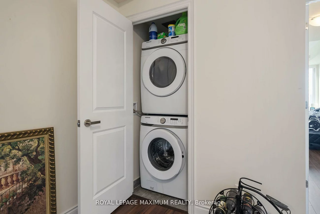 9075, Jane, Concord, Vaughan