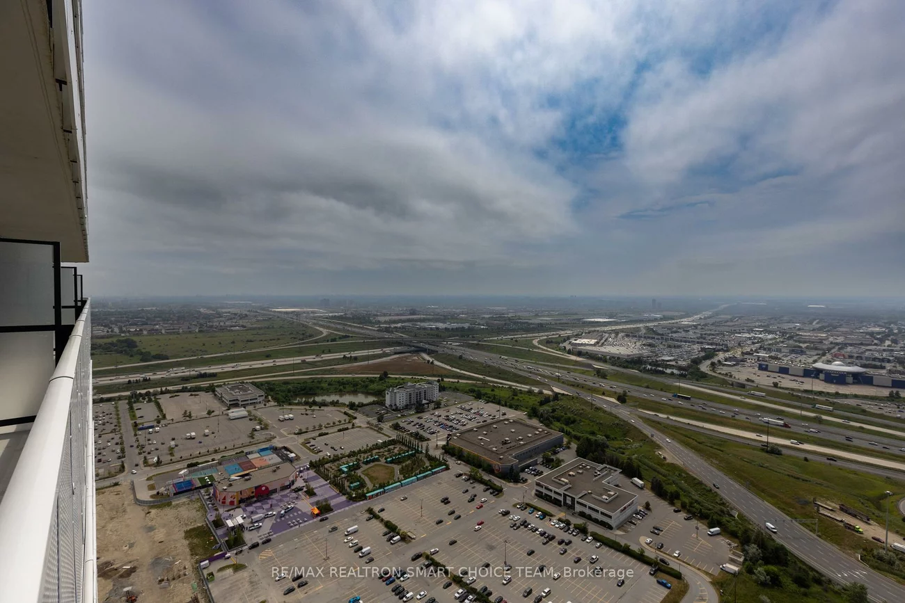 195, Commerce, Vaughan Corporate Centre, Vaughan