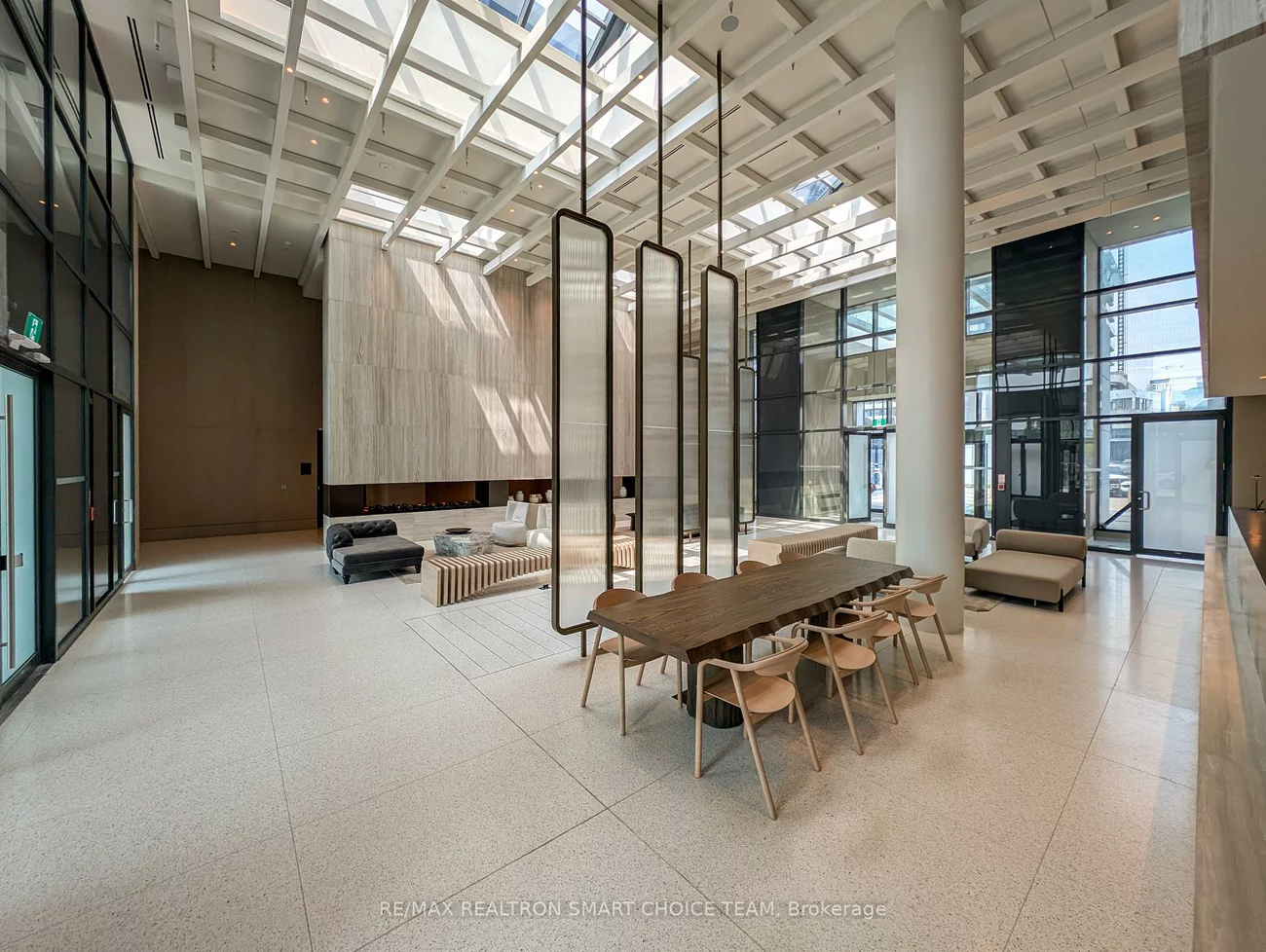 195, Commerce, Vaughan Corporate Centre, Vaughan