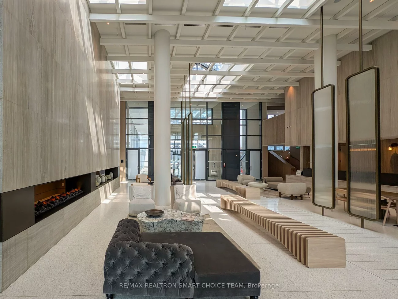 195, Commerce, Vaughan Corporate Centre, Vaughan