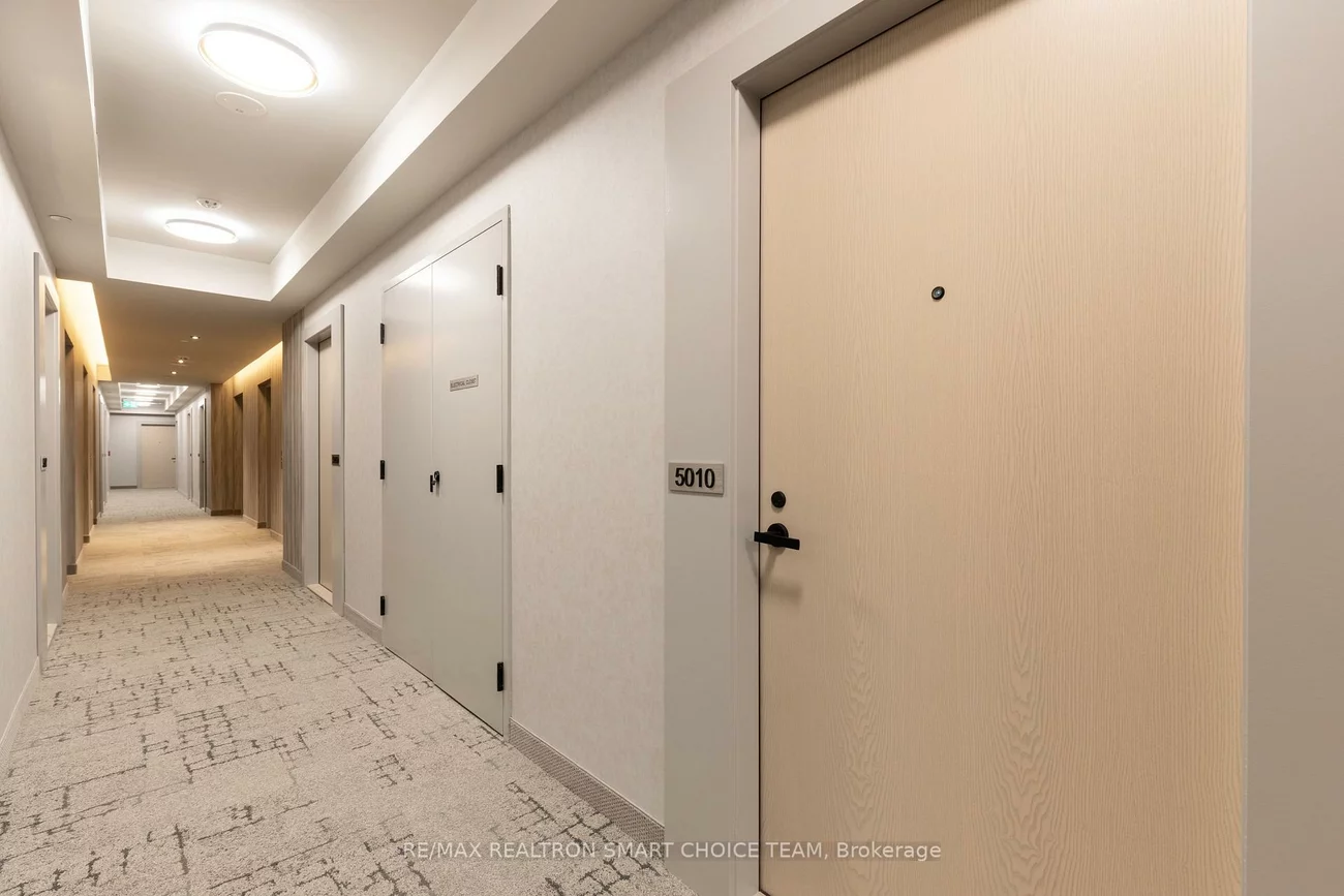 195, Commerce, Vaughan Corporate Centre, Vaughan