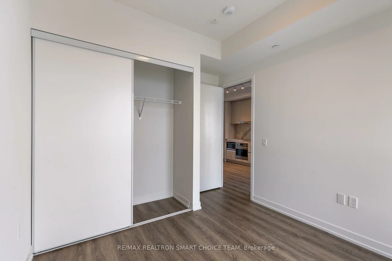 195, Commerce, Vaughan Corporate Centre, Vaughan