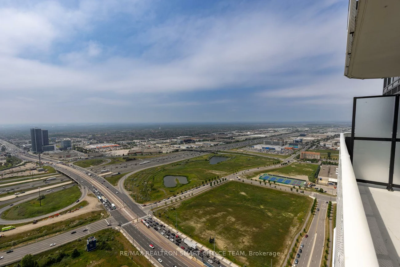 195, Commerce, Vaughan Corporate Centre, Vaughan