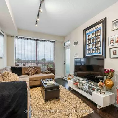 520, Steeles, Crestwood-Springfarm-Yorkhill, Vaughan
