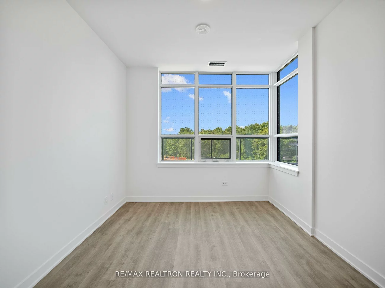 30, UPPER MALL, Brownridge, Vaughan