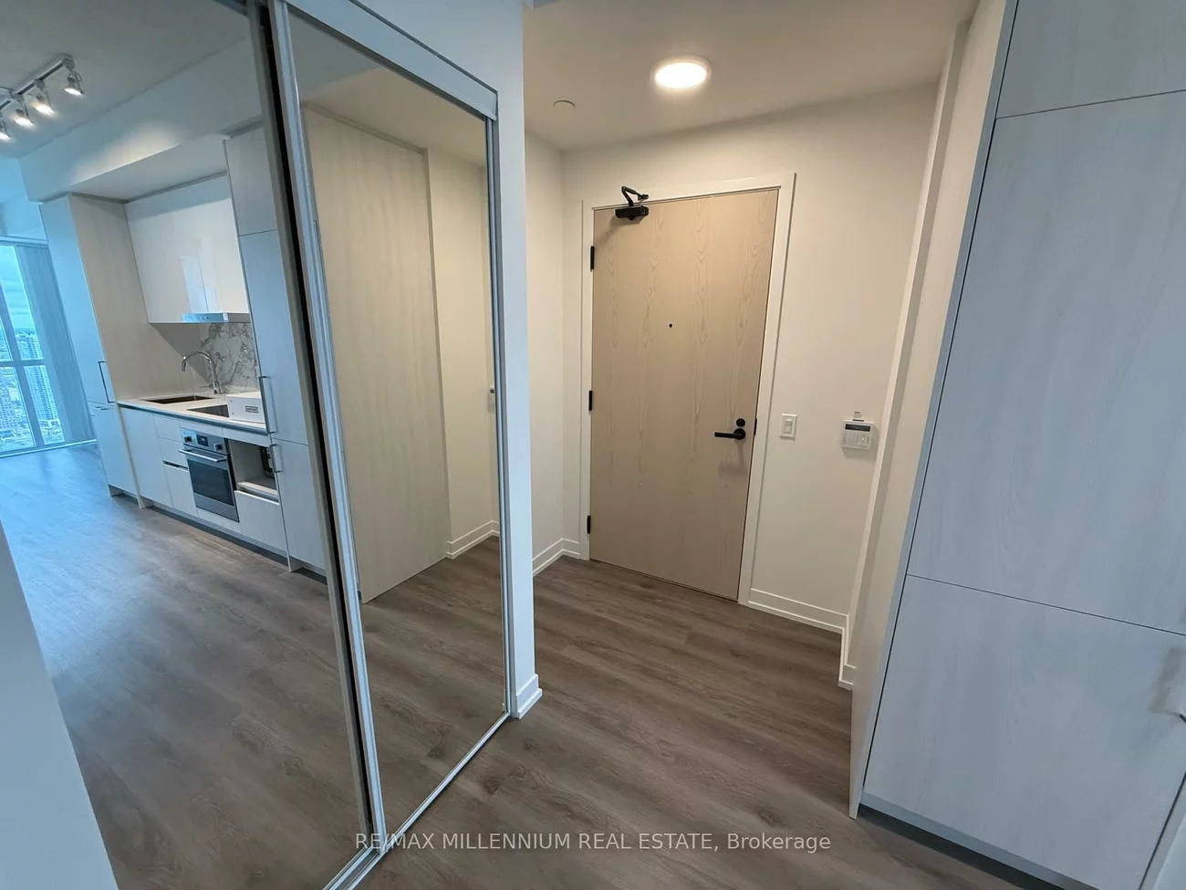 225, Commerce, Vaughan Corporate Centre, Vaughan