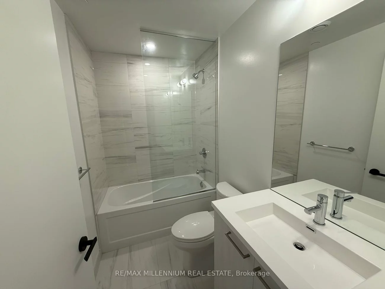225, Commerce, Vaughan Corporate Centre, Vaughan