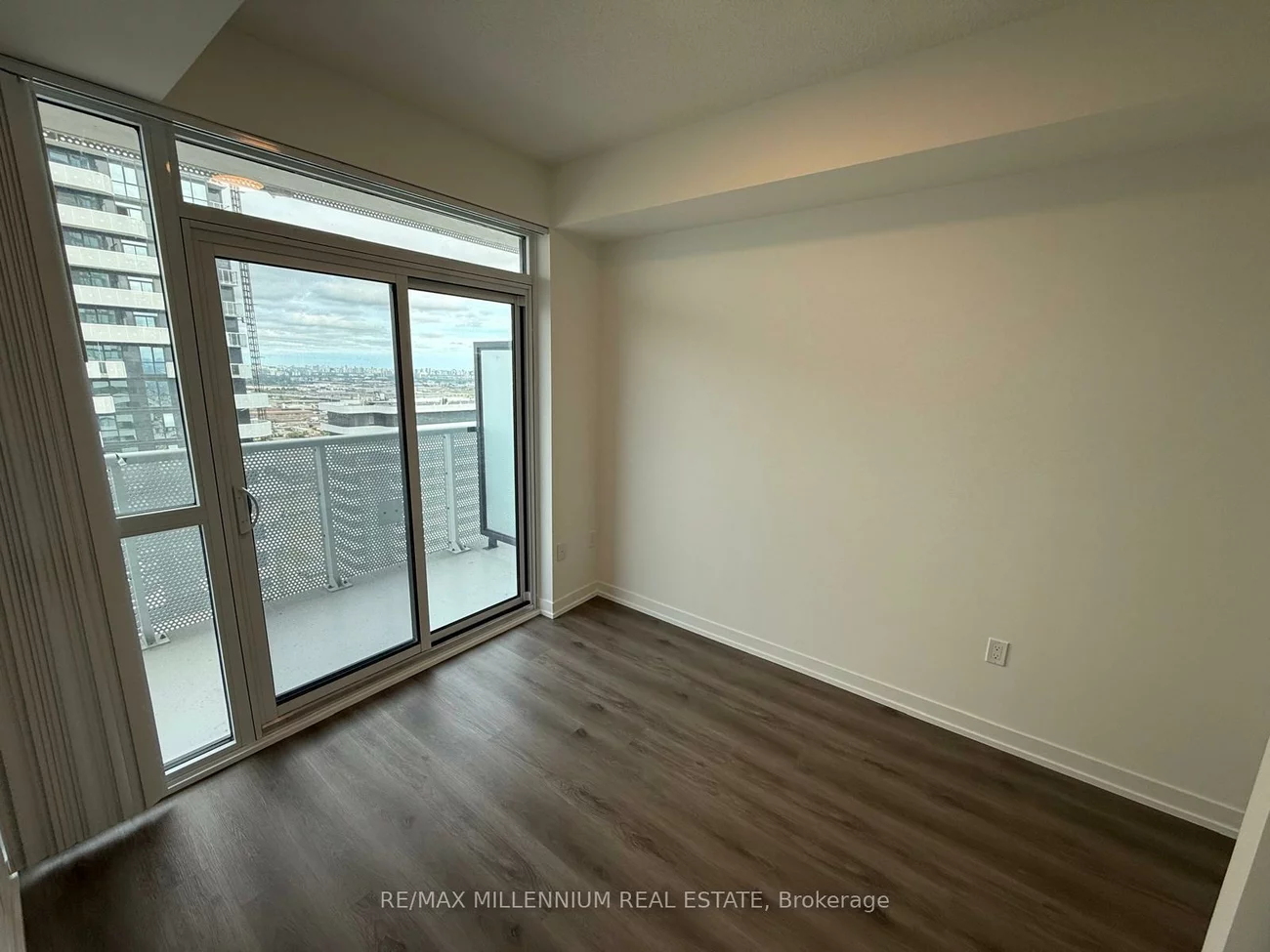 225, Commerce, Vaughan Corporate Centre, Vaughan