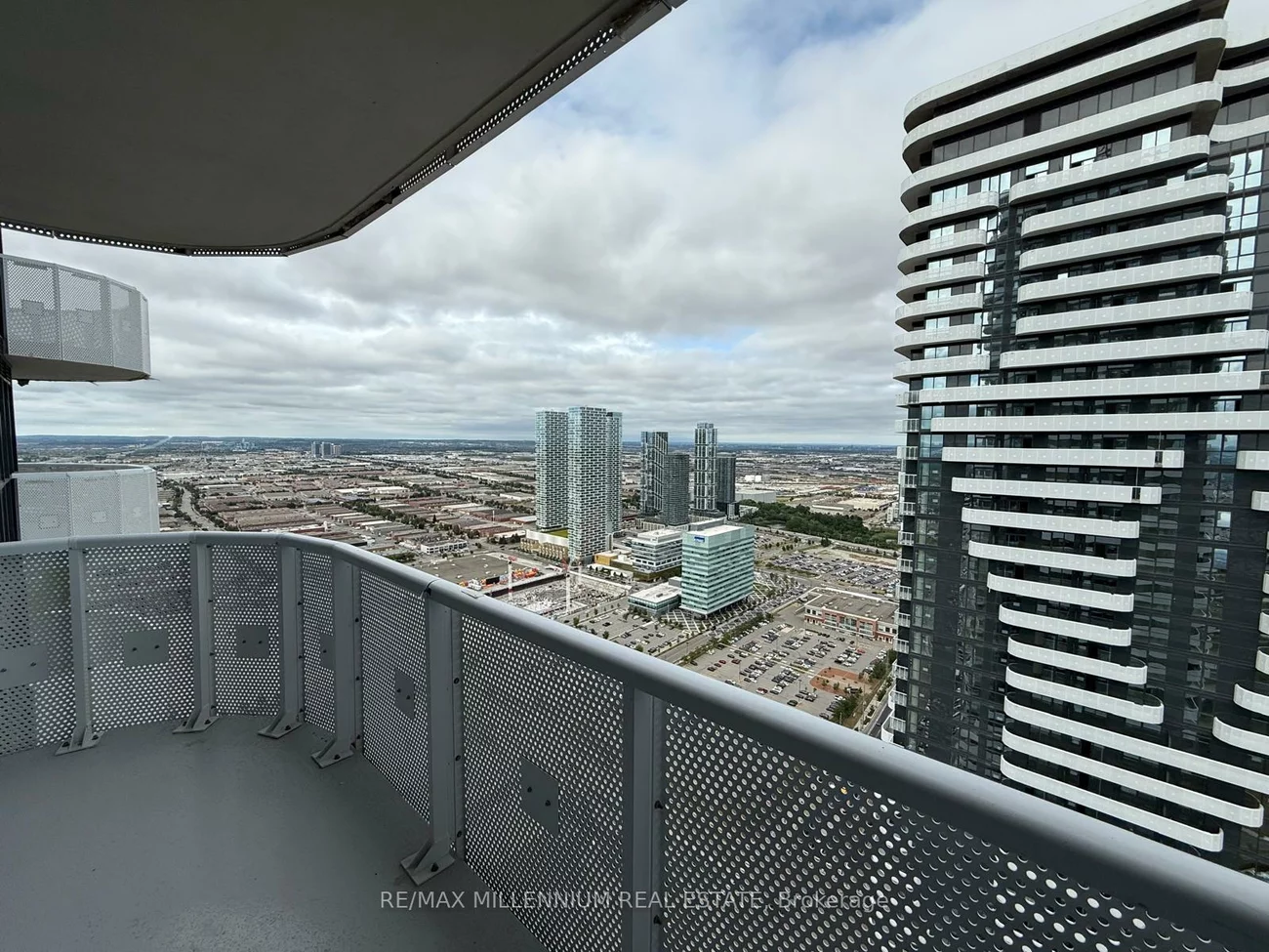 225, Commerce, Vaughan Corporate Centre, Vaughan