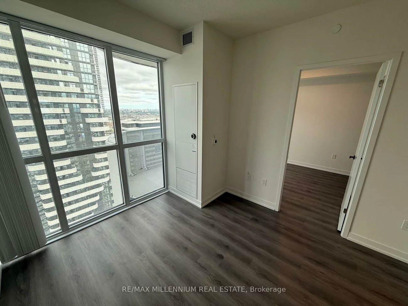 225, Commerce, Vaughan Corporate Centre, Vaughan