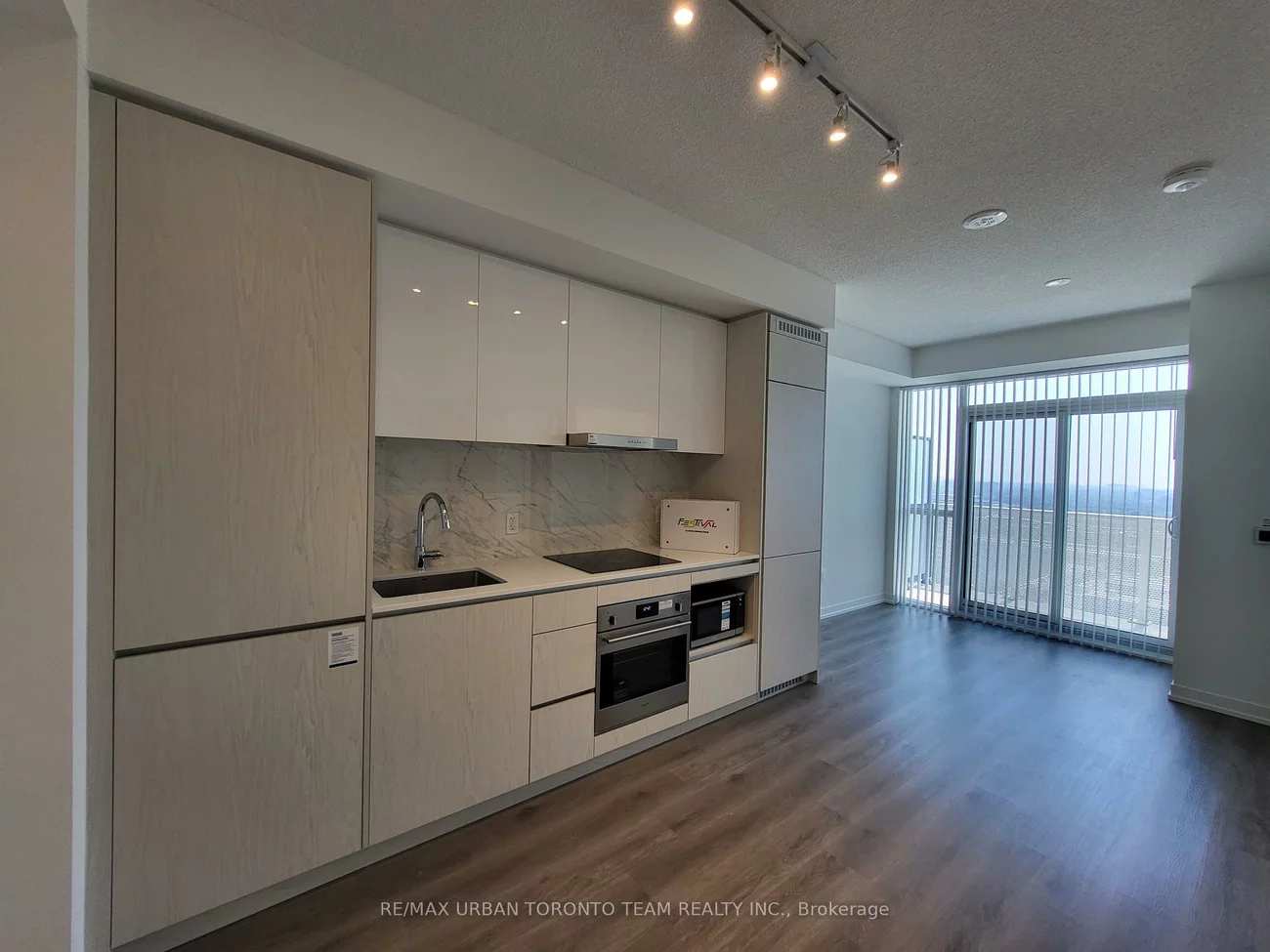 28, Interchange, Vaughan Corporate Centre, Vaughan