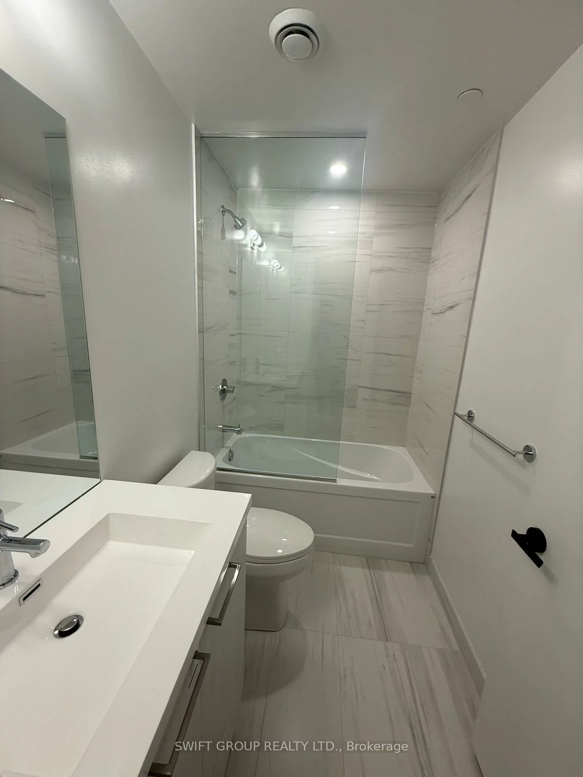 225, Commerce, Vaughan Corporate Centre, Vaughan