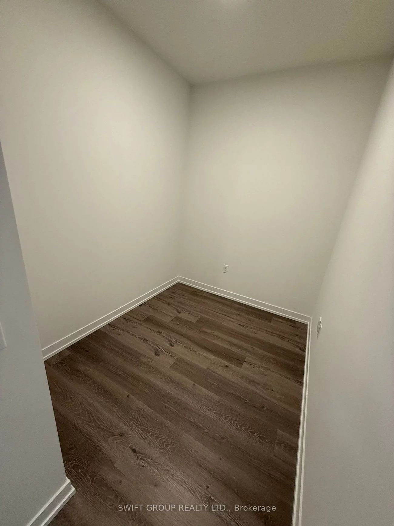 225, Commerce, Vaughan Corporate Centre, Vaughan