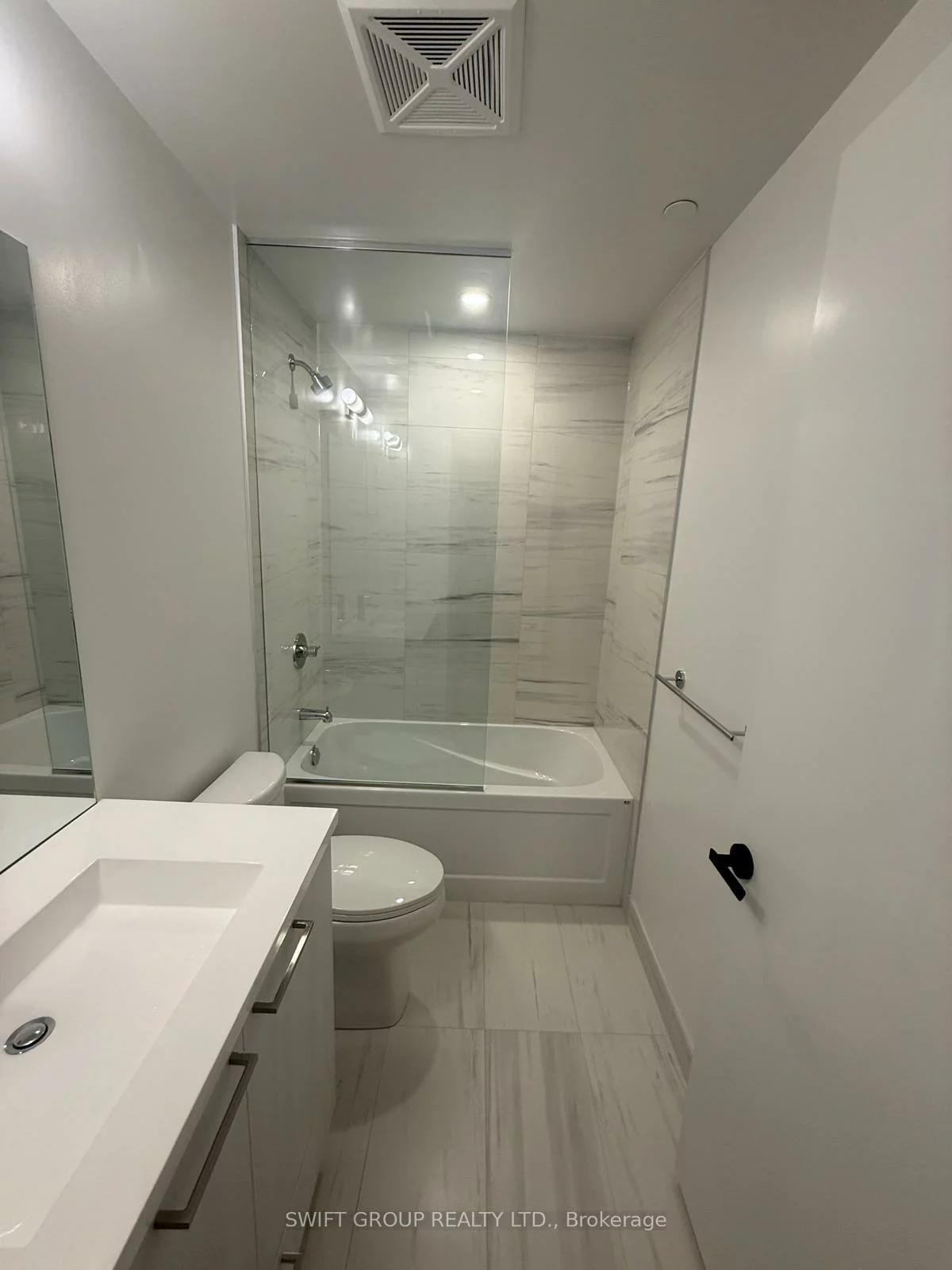 225, Commerce, Vaughan Corporate Centre, Vaughan